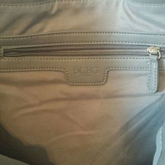 NWT BCBG  Taupe Roomy Tote - Picture 4 of 4